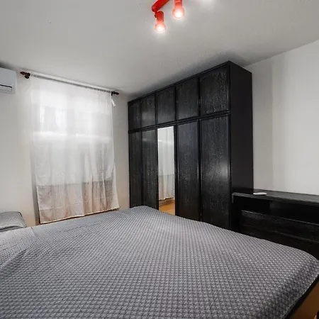Apartamento Lili 1 *