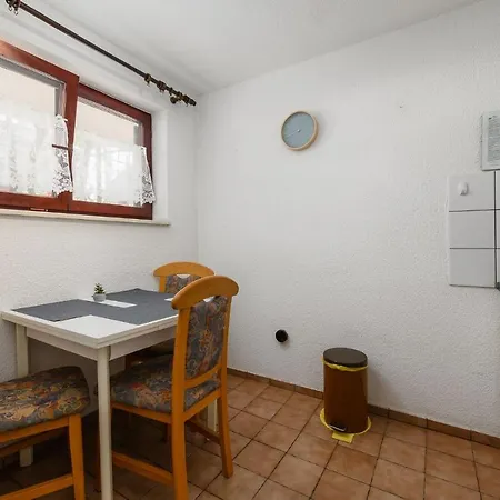 Apartment Studio Lili 1 *